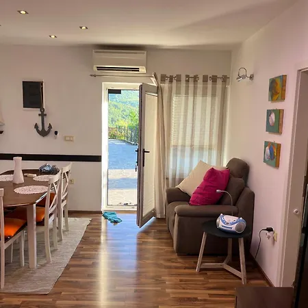Lana Apartment